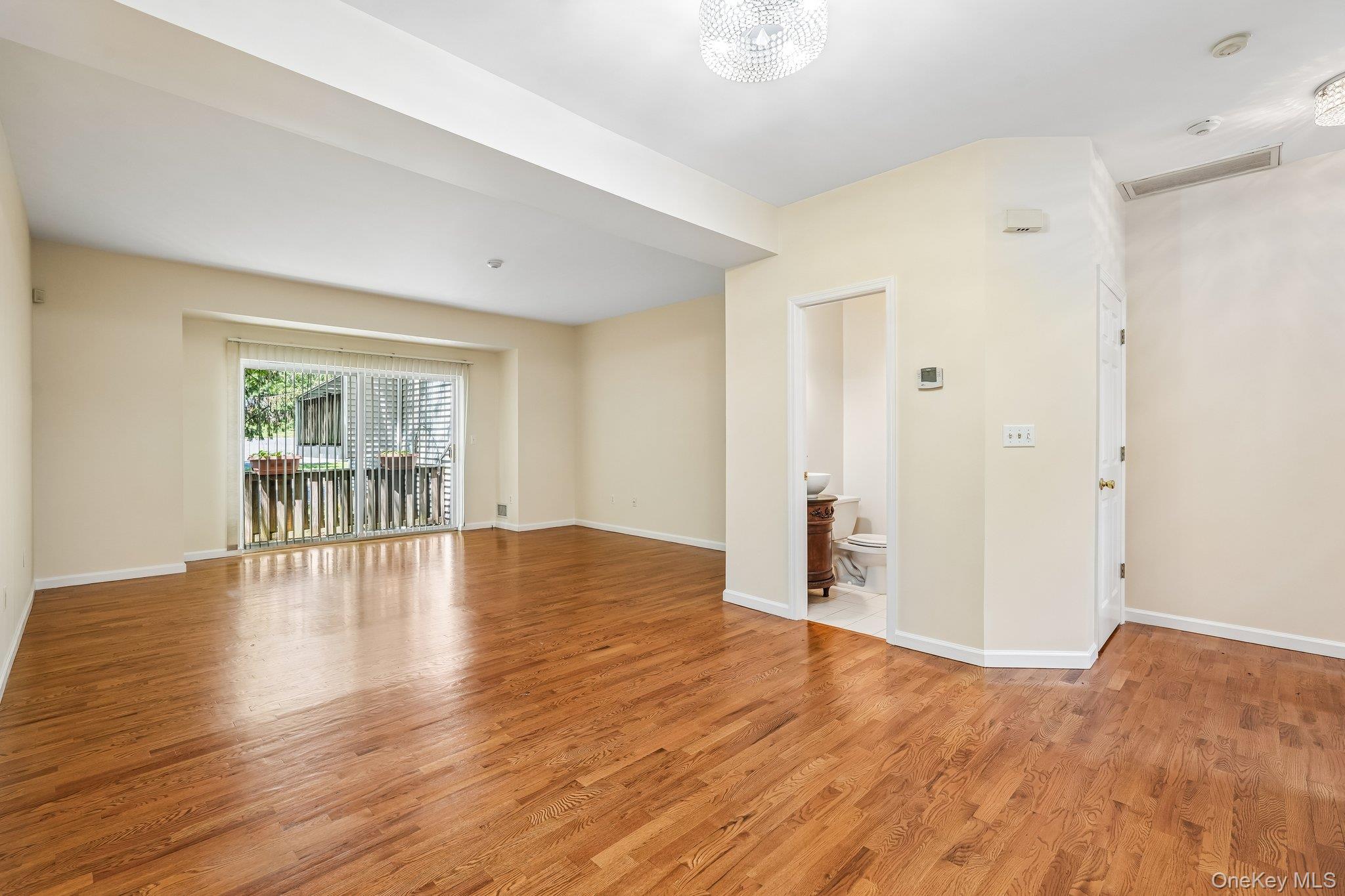 212 Arlington Court – For Sale photo 13