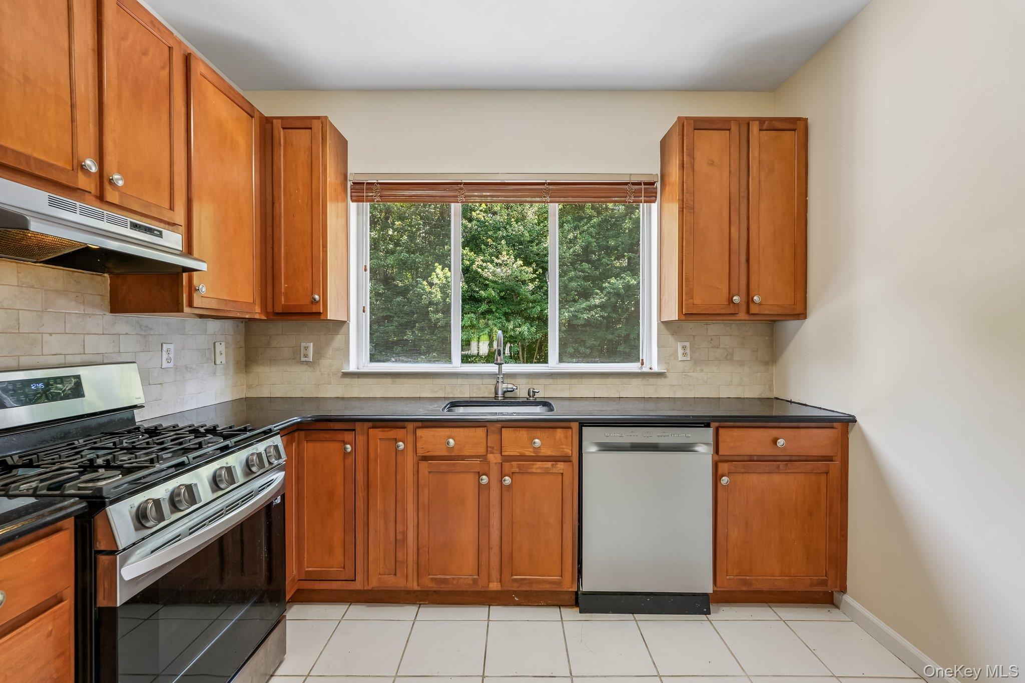 212 Arlington Court – For Sale photo 15