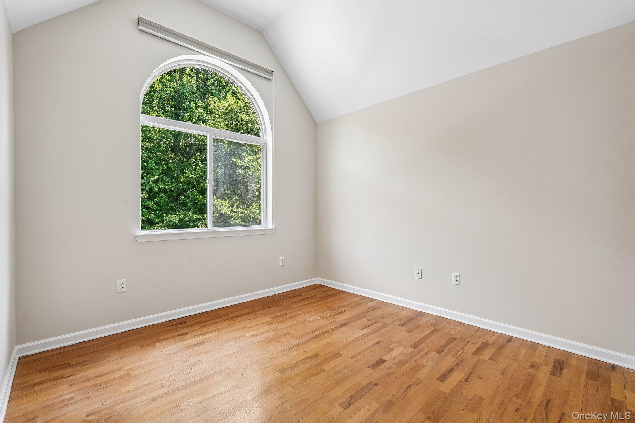 212 Arlington Court – For Sale photo 25