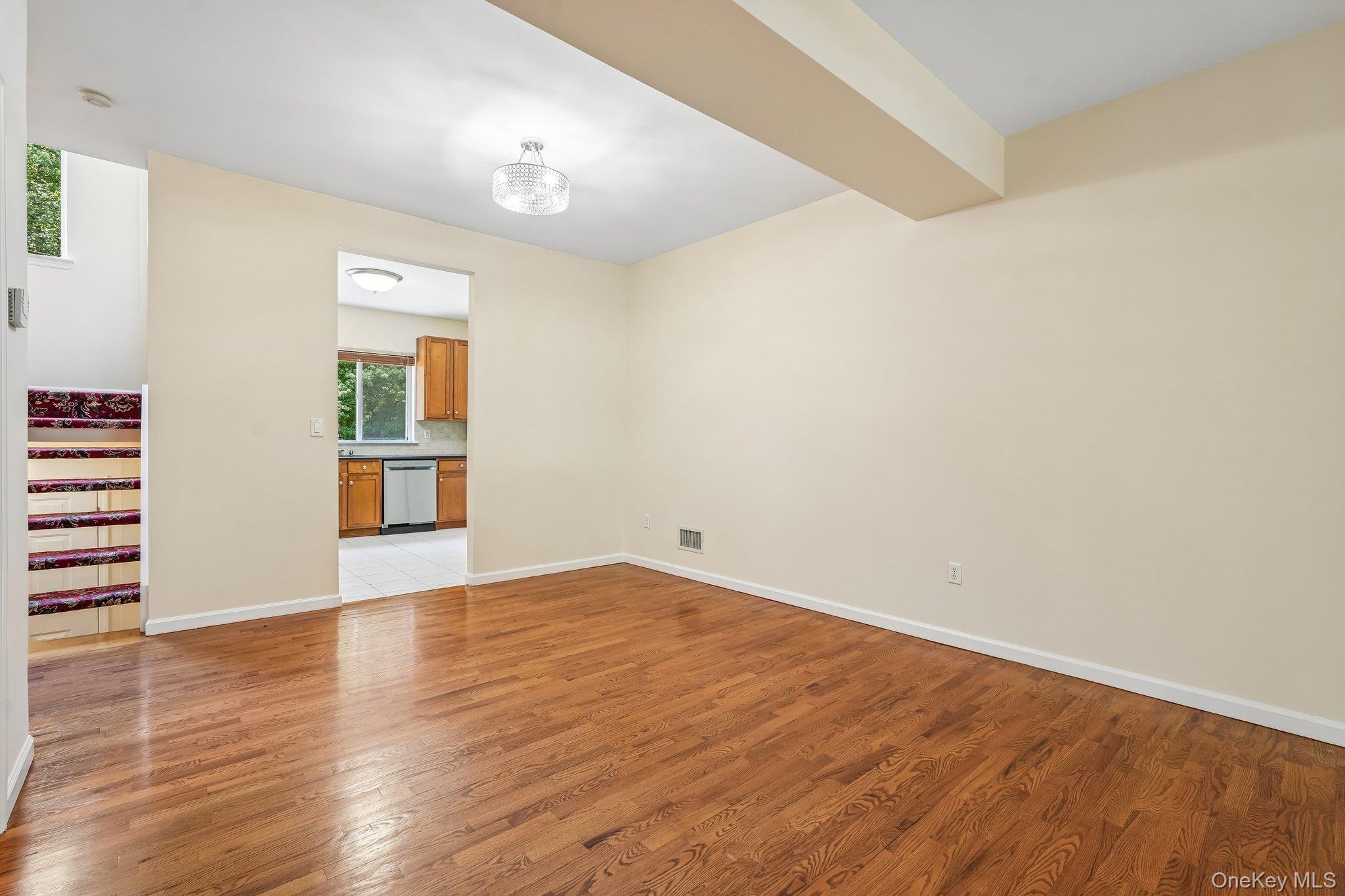 212 Arlington Court – For Sale photo 12