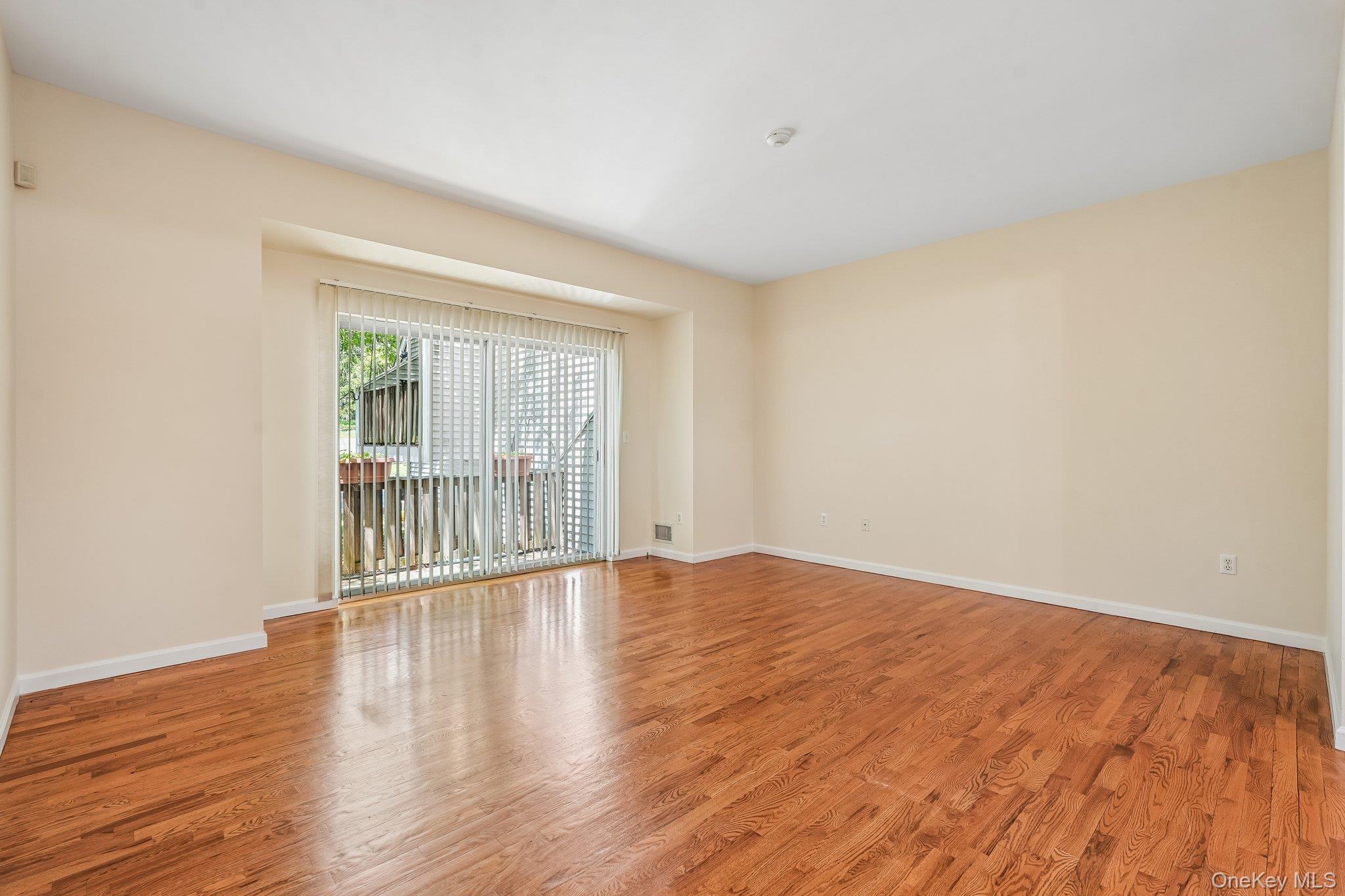 212 Arlington Court – For Sale photo 6