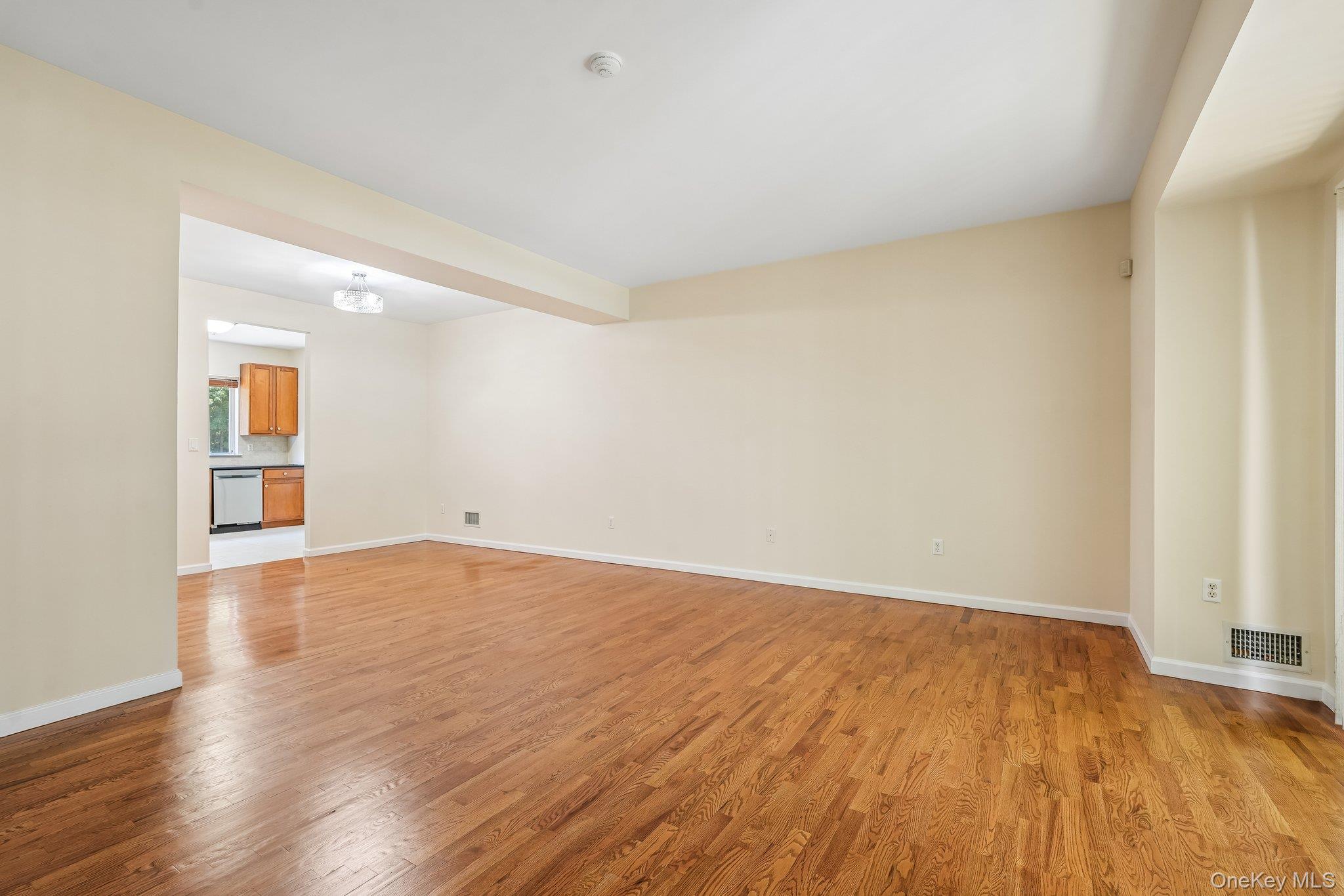 212 Arlington Court – For Sale photo 11