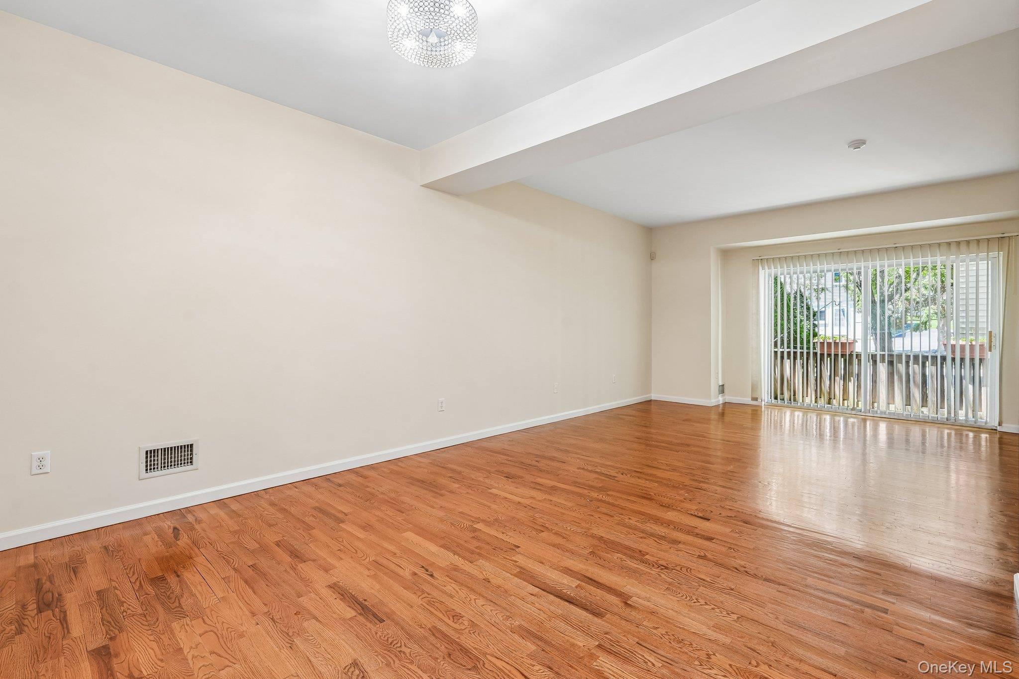 212 Arlington Court – For Sale photo 8