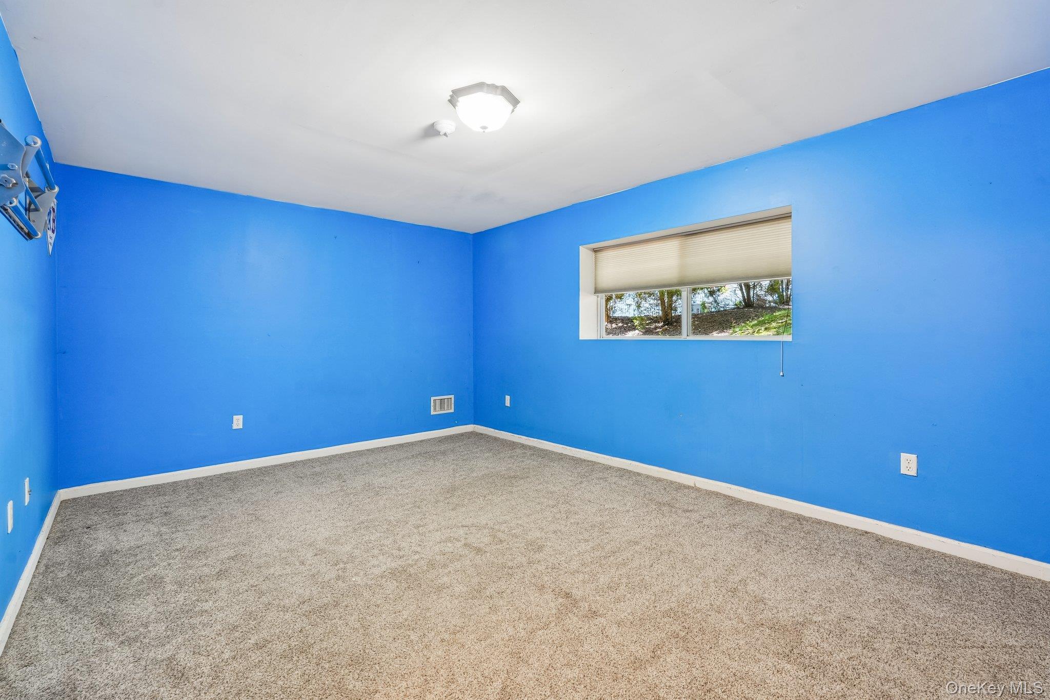 212 Arlington Court – For Sale photo 28