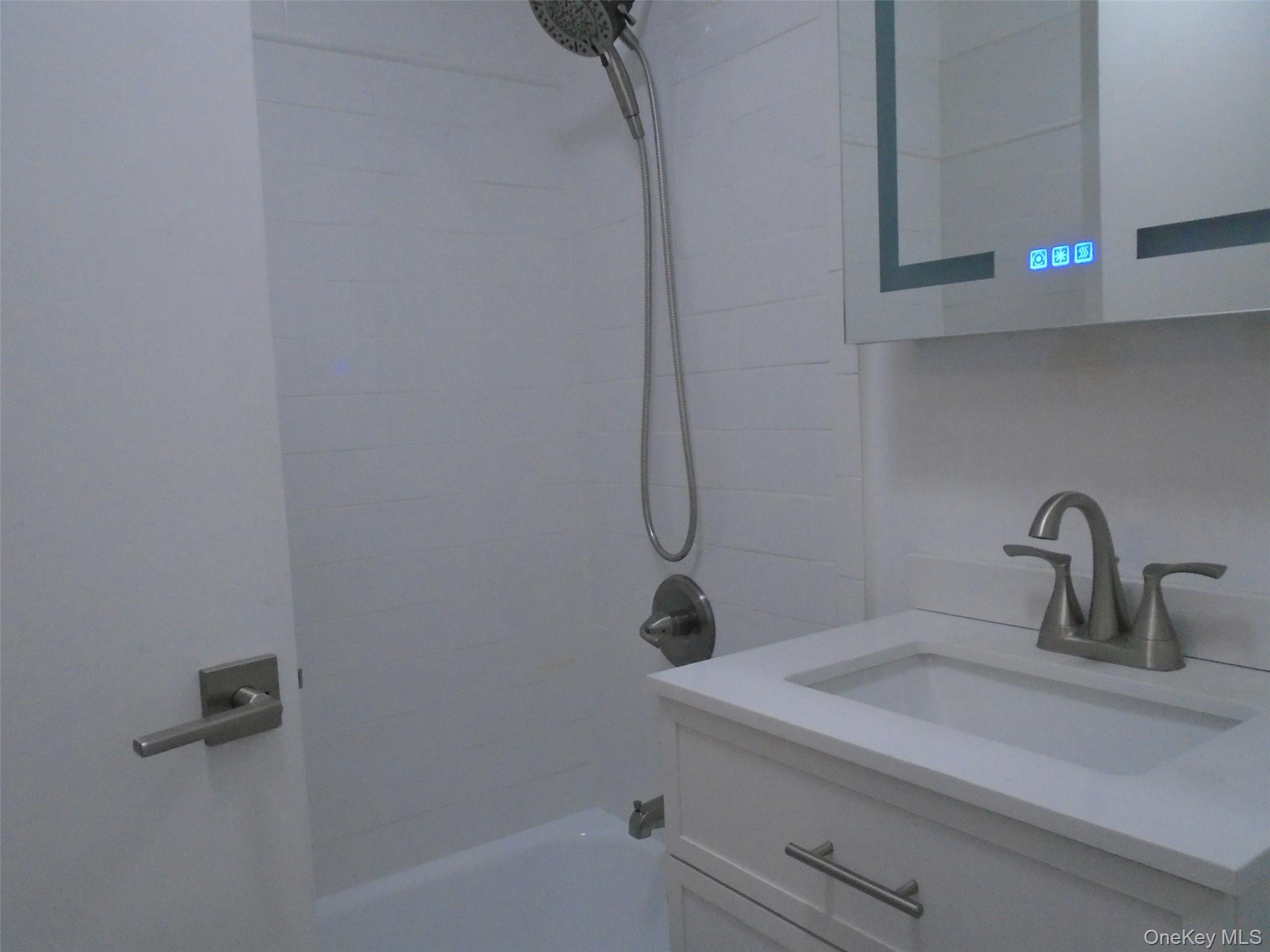 430 Shore Road, Unit 8G photo 10