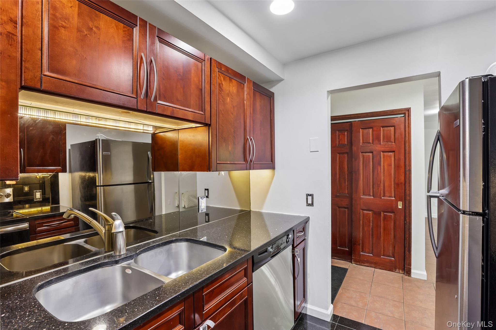 530 Hudson Avenue – For Sale photo 18