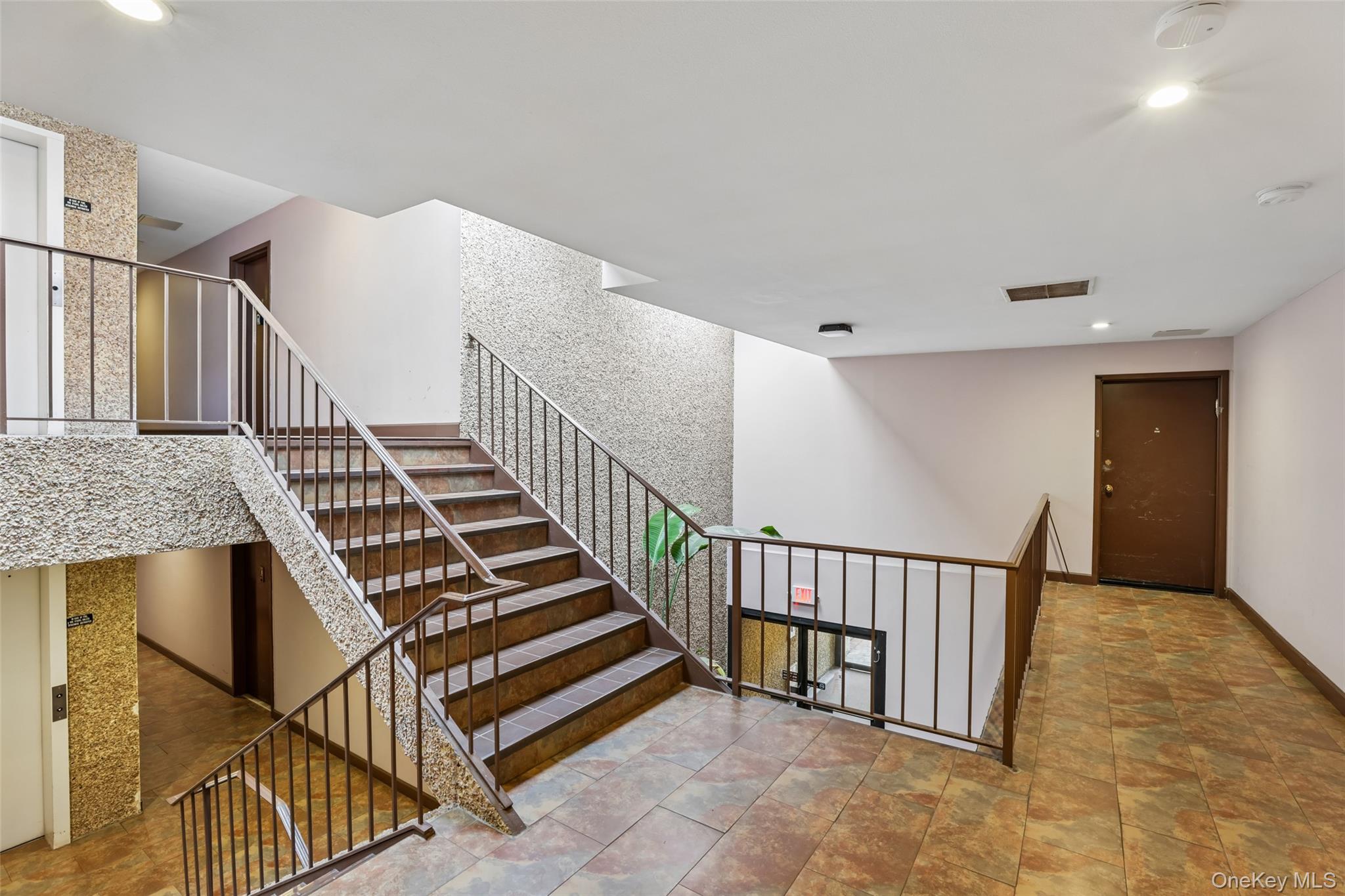 530 Hudson Avenue – For Sale photo 4