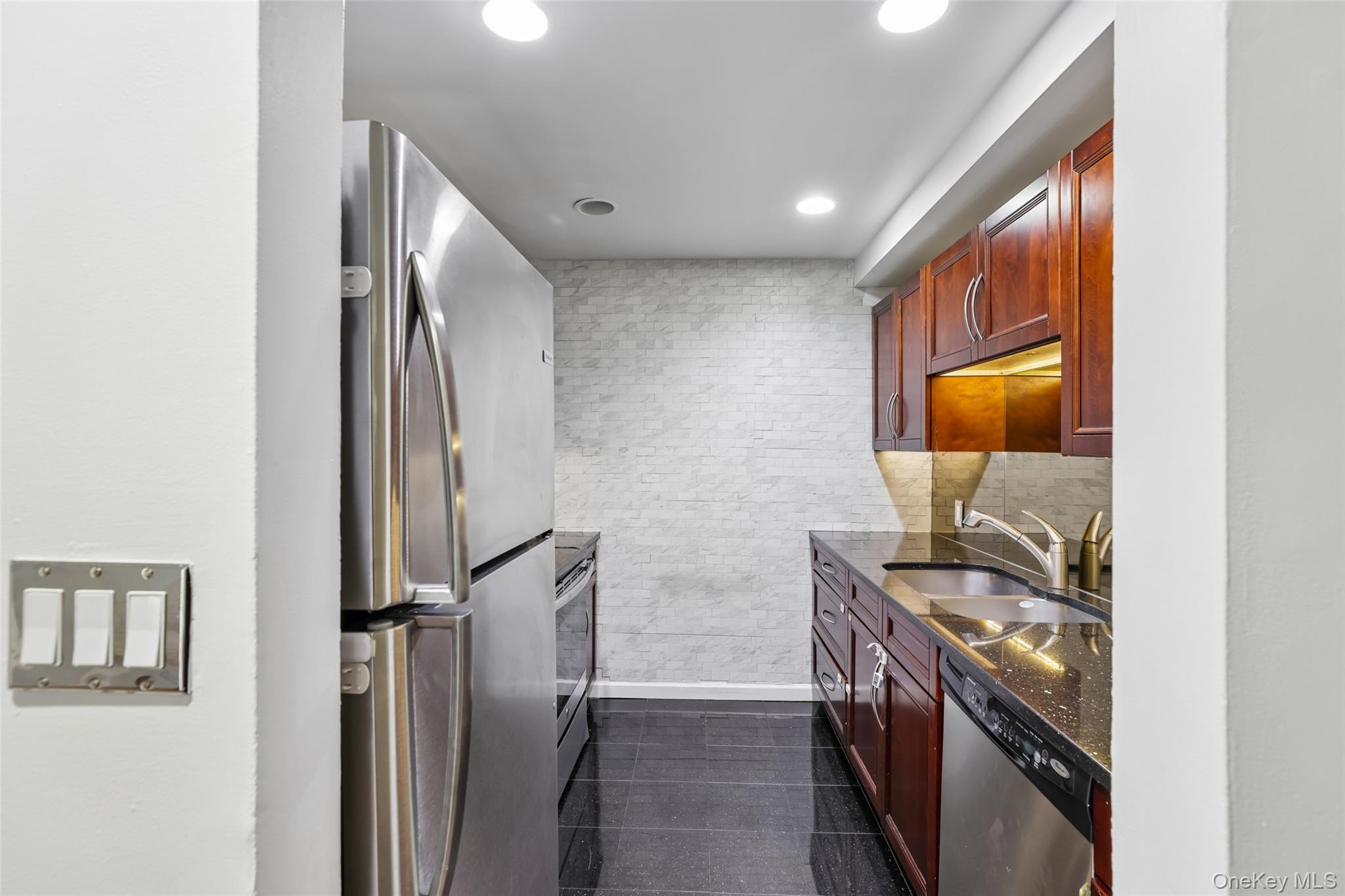 530 Hudson Avenue – For Sale photo 17