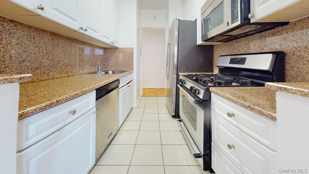 102-30 66th Road, Unit 10E photo 16