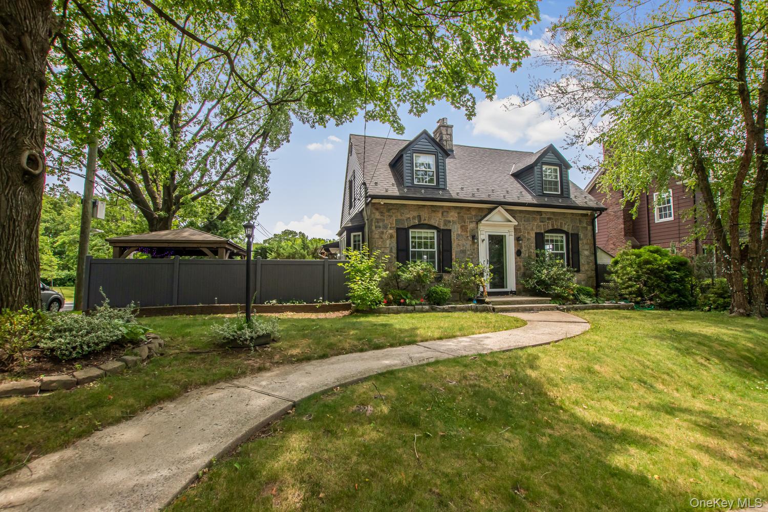 4 Knox Pl. – For Sale