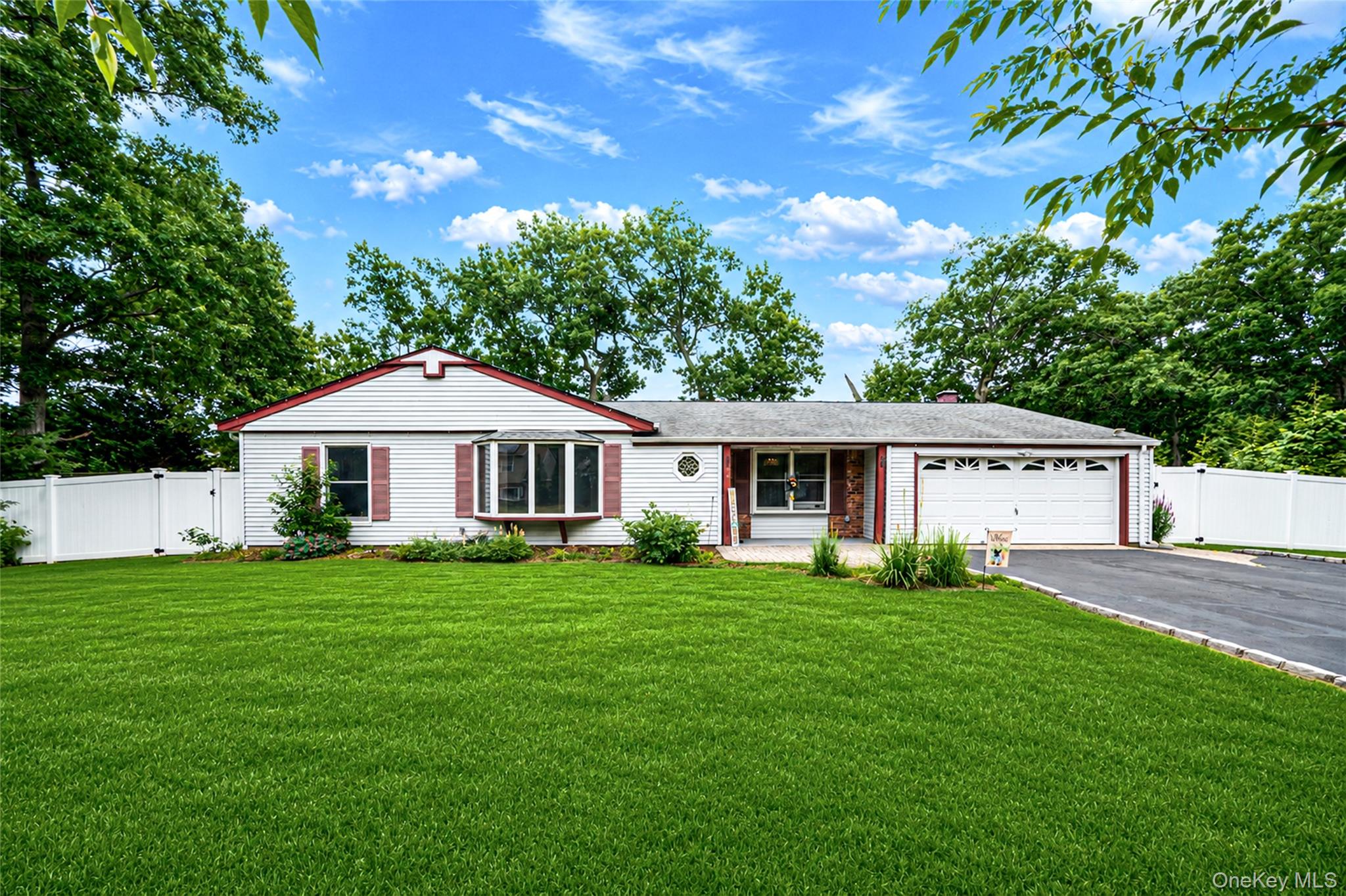 10 Saddle Hill Road – For Sale