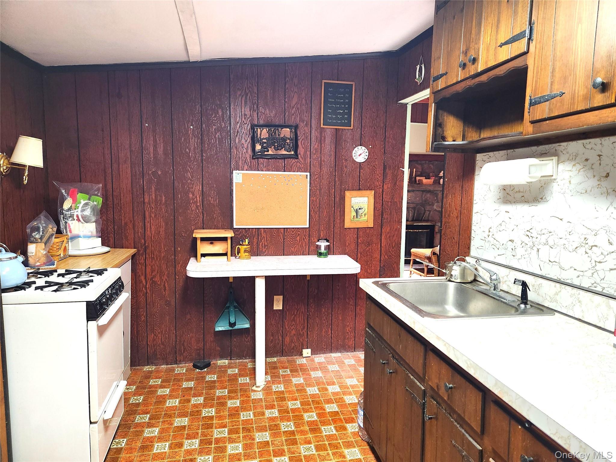 24 Eldridge Street S – For Sale photo 14