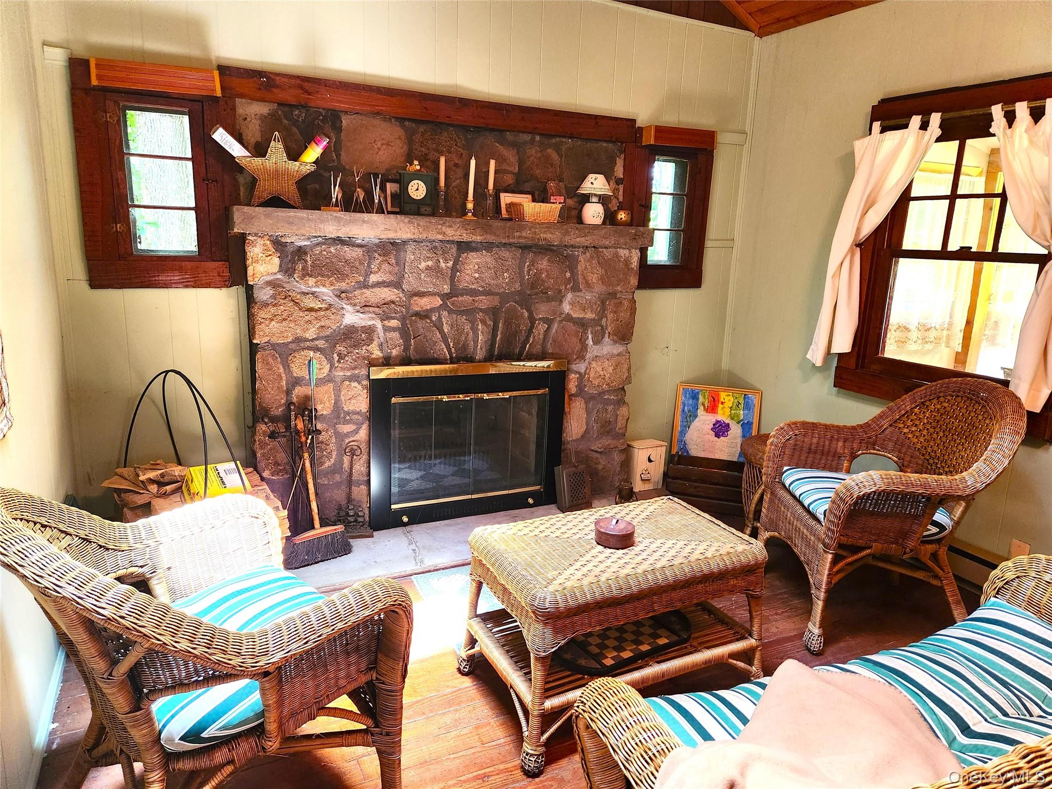 24 Eldridge Street S – For Sale photo 9