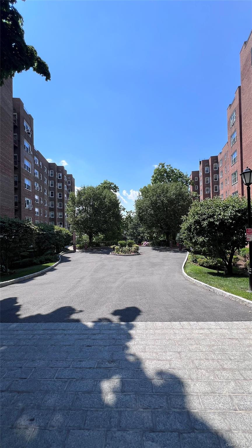 290 Collins Avenue, Unit 8E photo 2