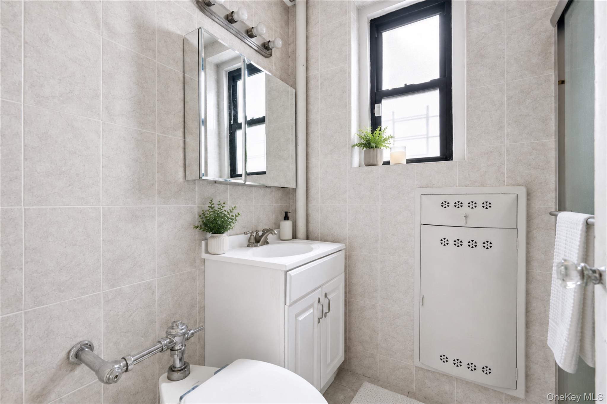 109-14 Ascan Avenue, Unit 5A photo 25