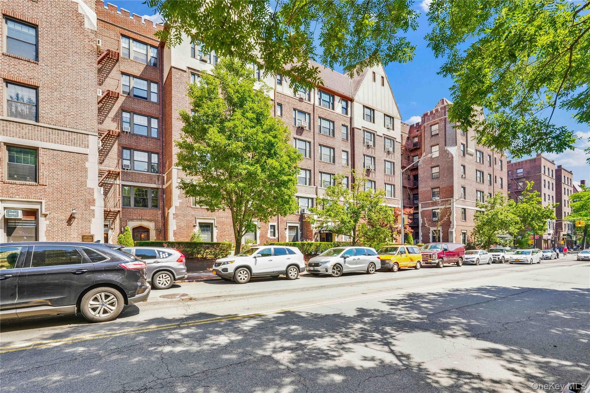 109-14 Ascan Avenue, Unit 5A photo 2