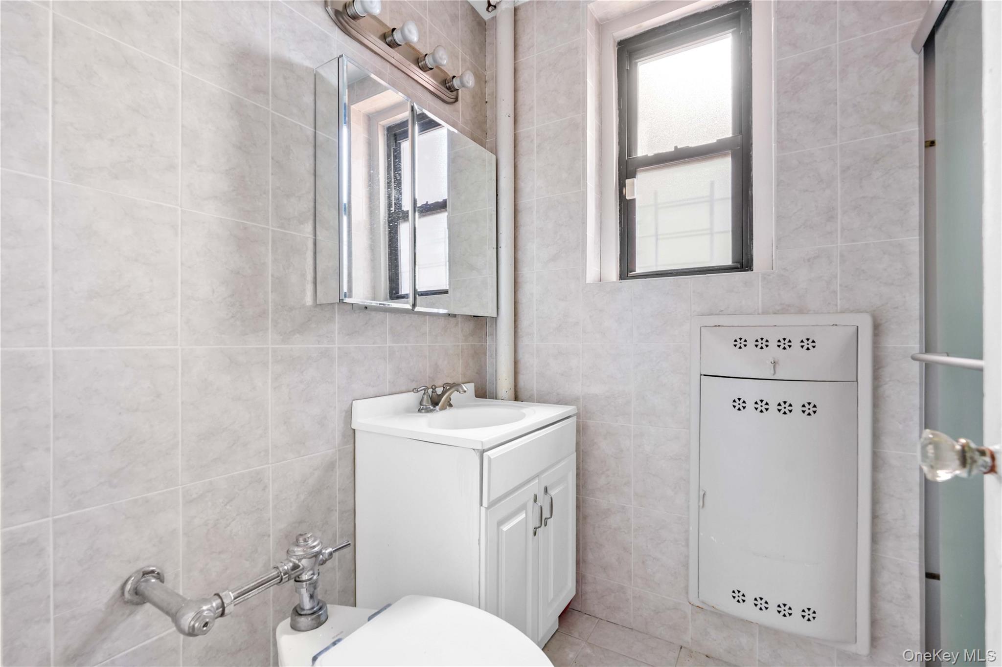 109-14 Ascan Avenue, Unit 5A photo 24