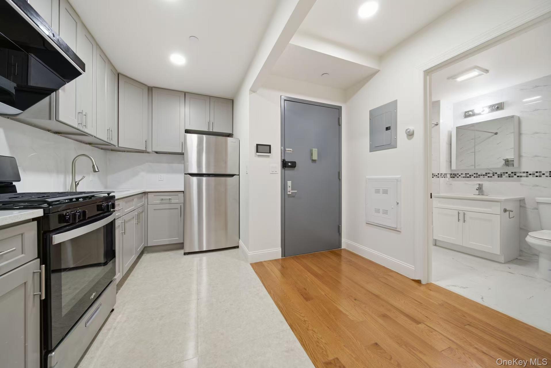 141-15 Cherry Avenue, Unit 3C photo 9