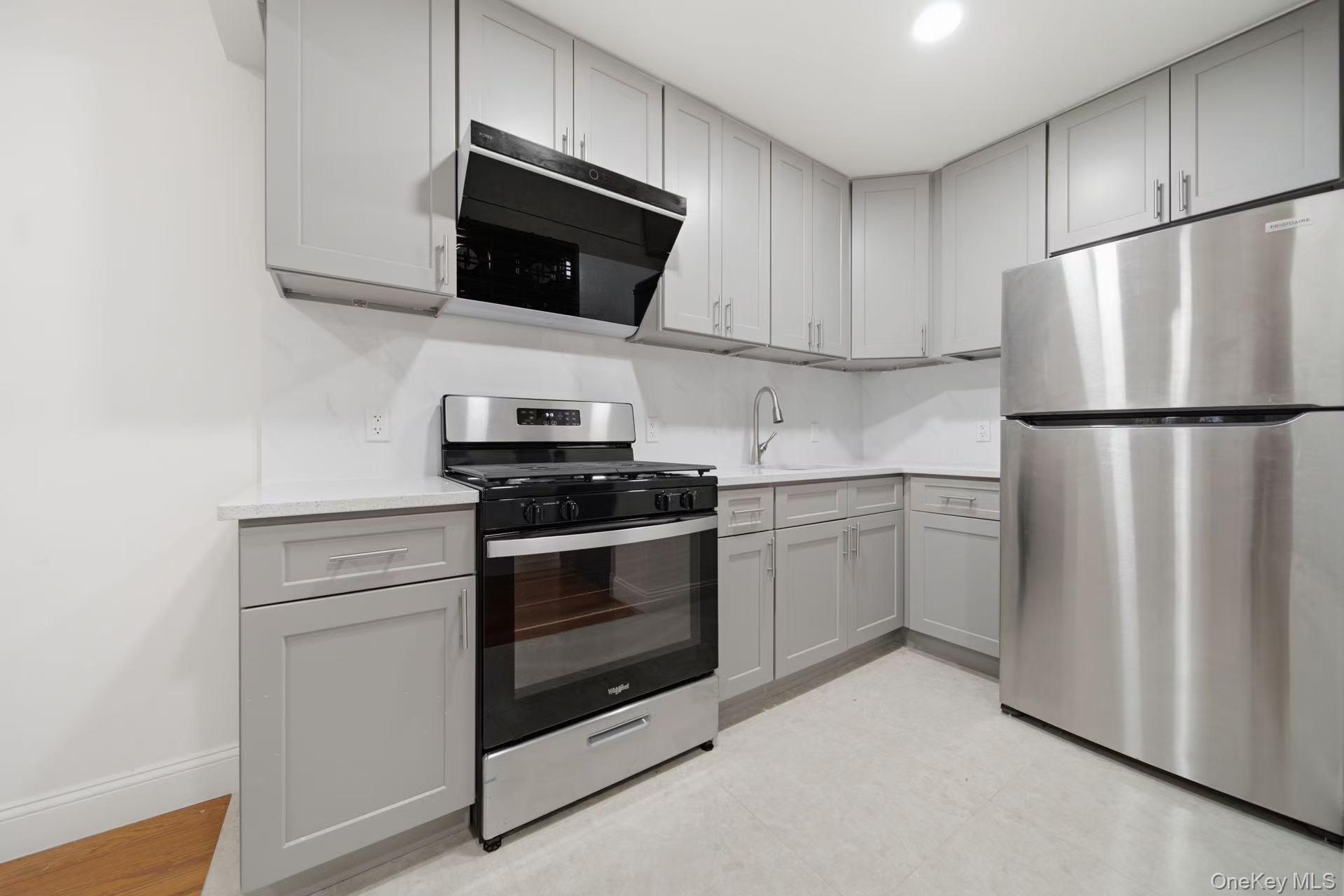 141-15 Cherry Avenue, Unit 3C photo 6