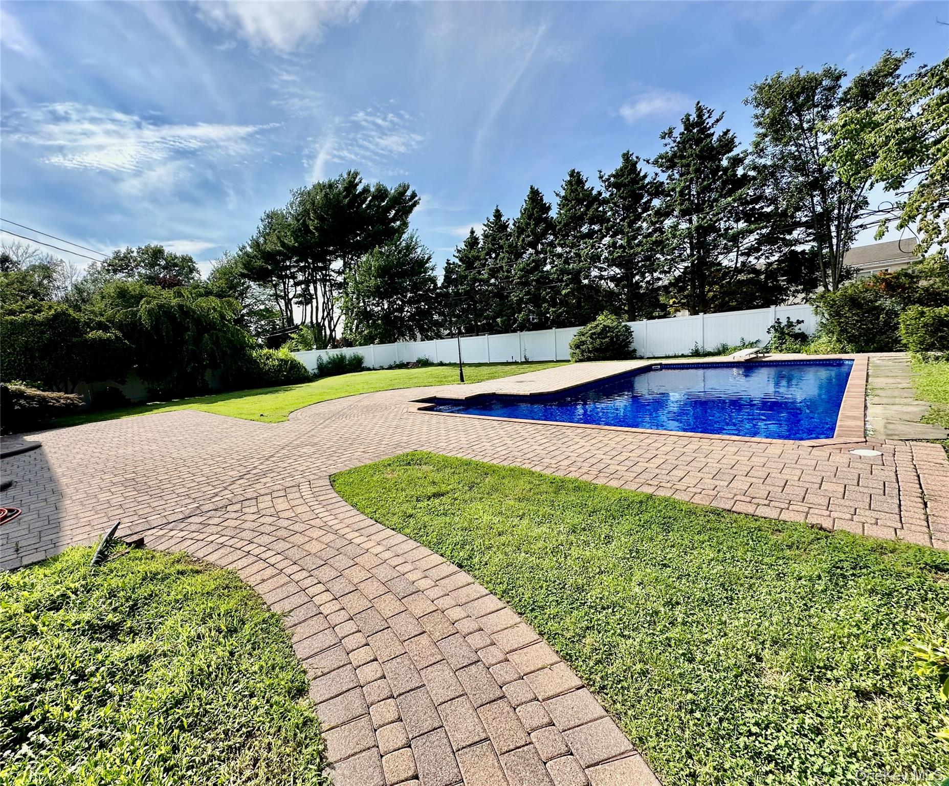 26 Malvern Lane – For Sale photo 24