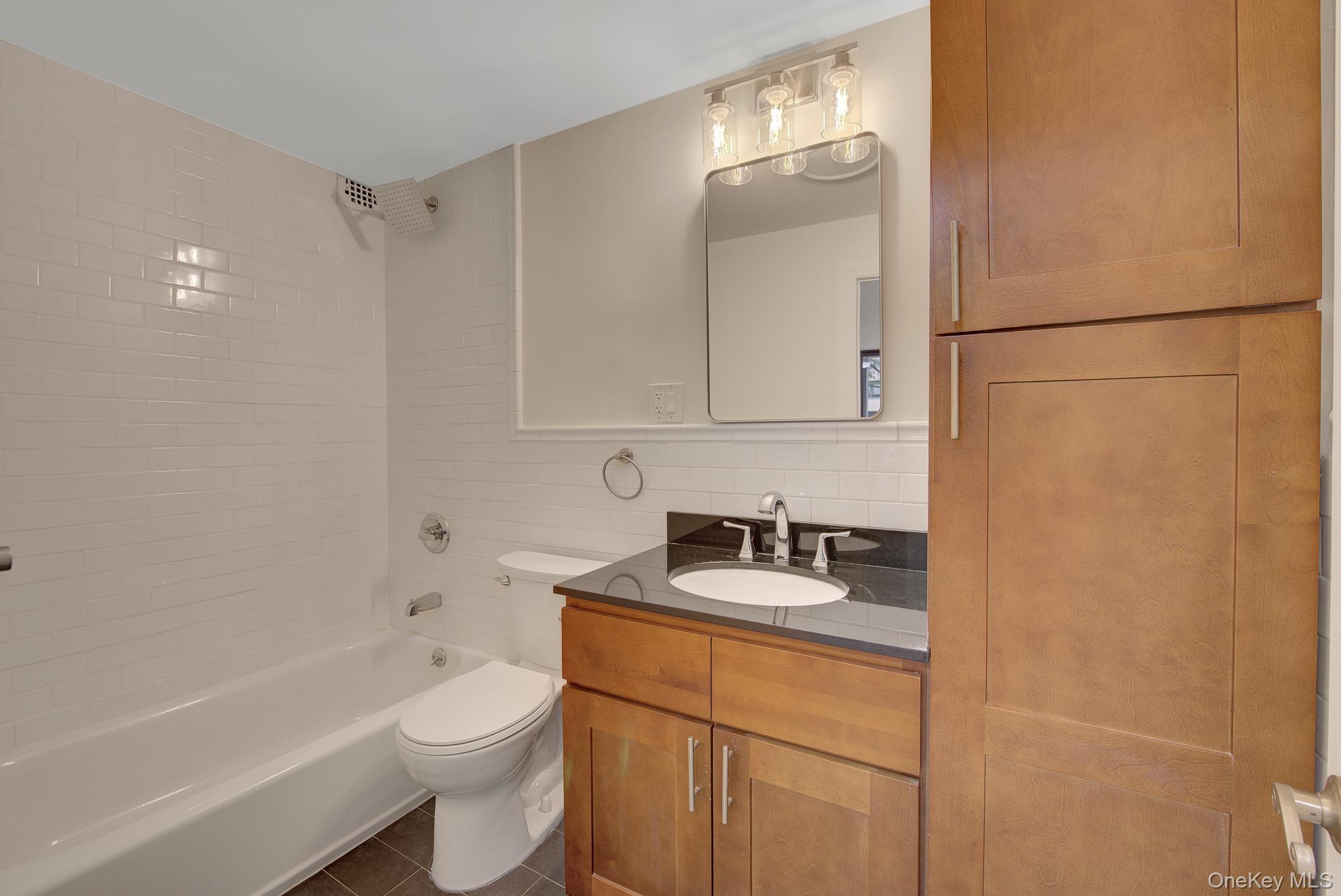 166-10 Powells Cove Boulevard, Unit 2C photo 11