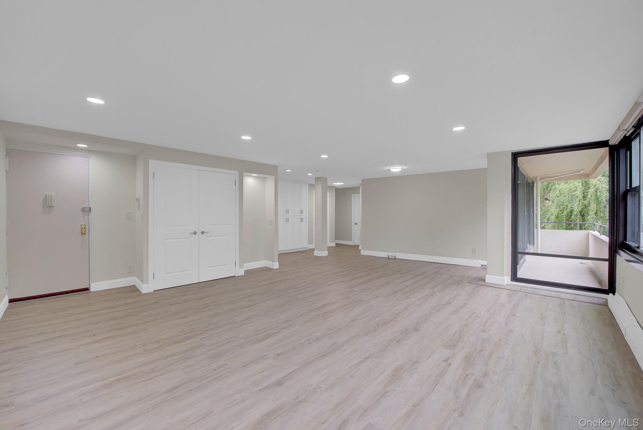 166-10 Powells Cove Boulevard, Unit 2C photo 18