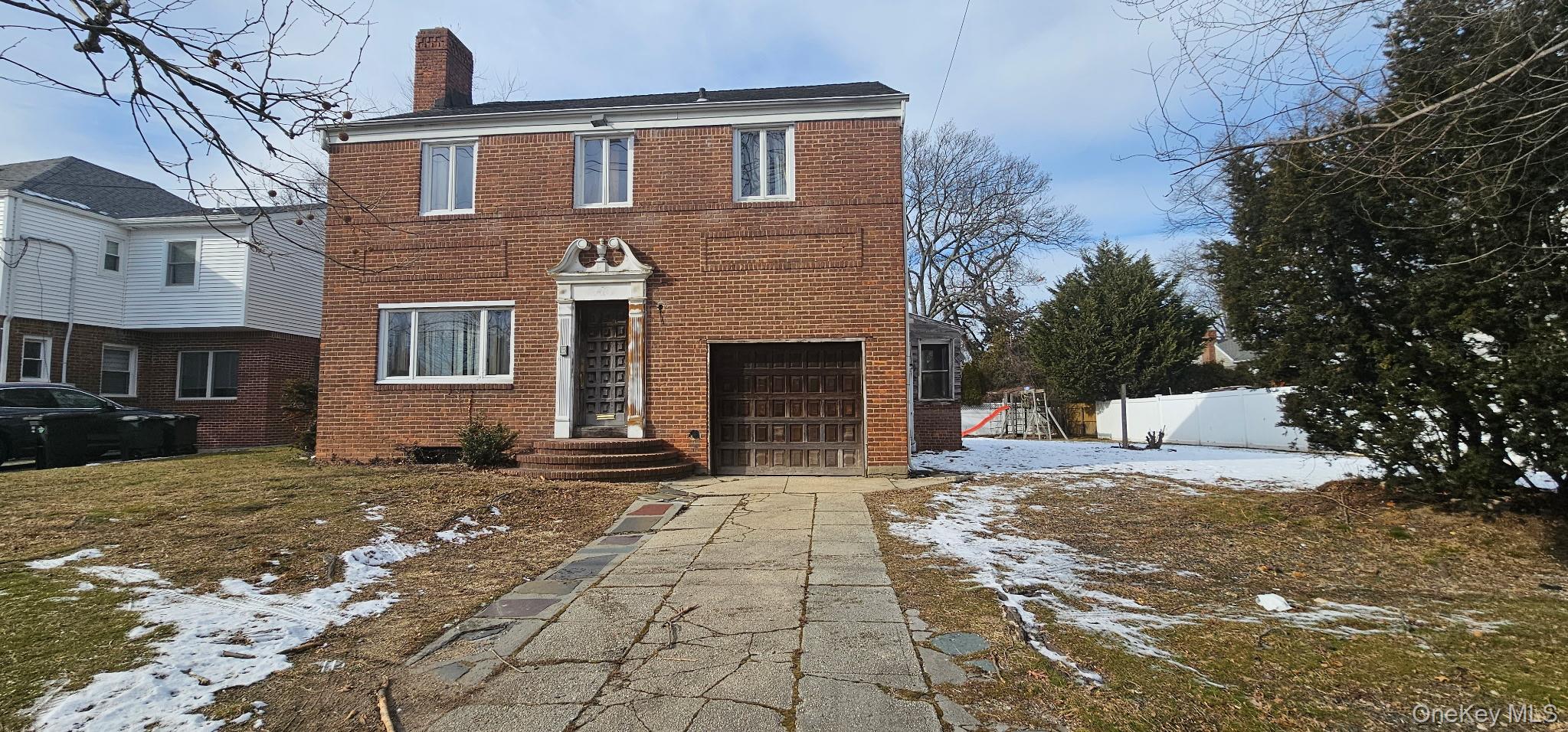 770 W Broadway – For Sale