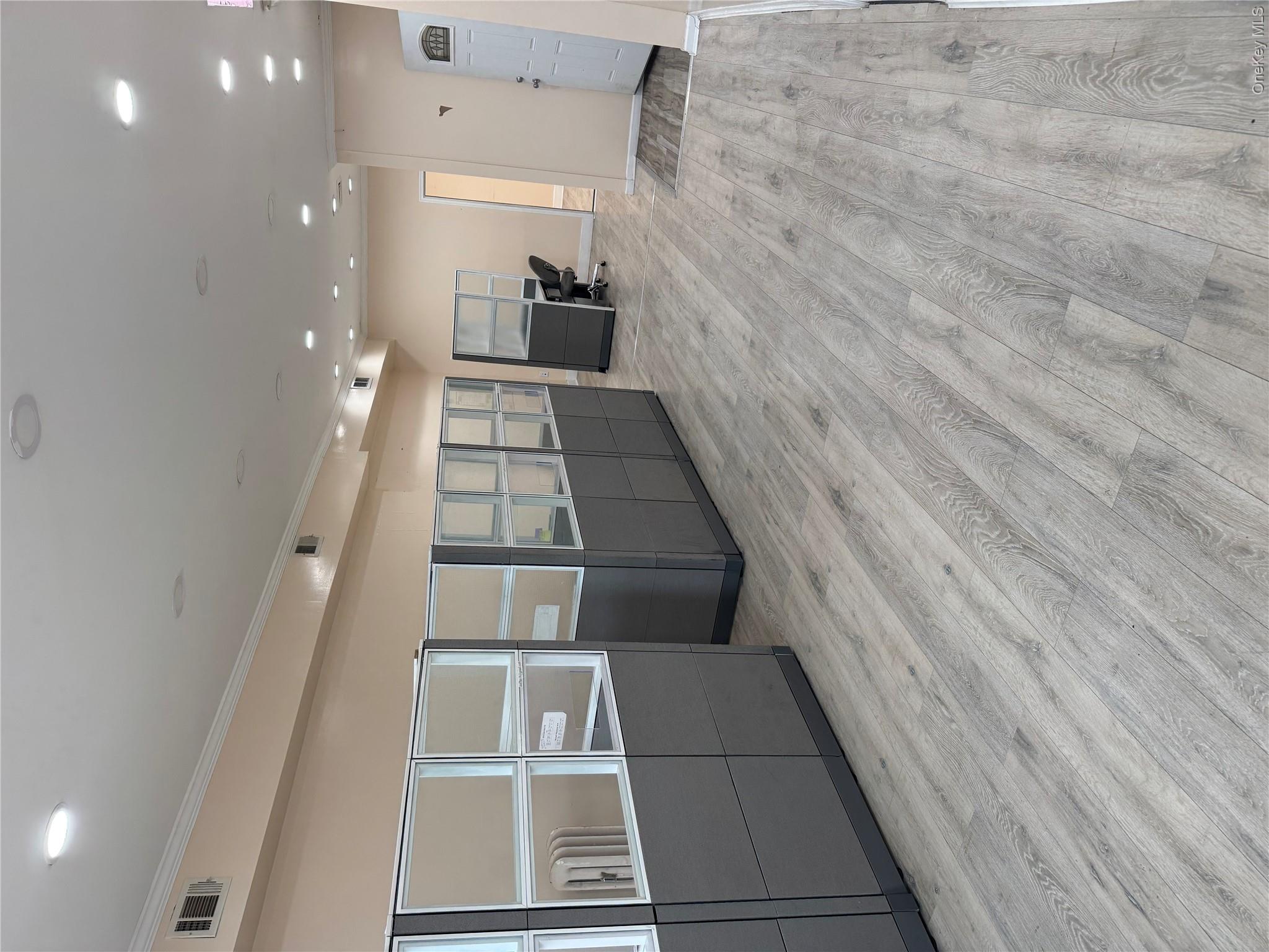 16718 Hillside Avenue, Unit 2nd floor photo 3