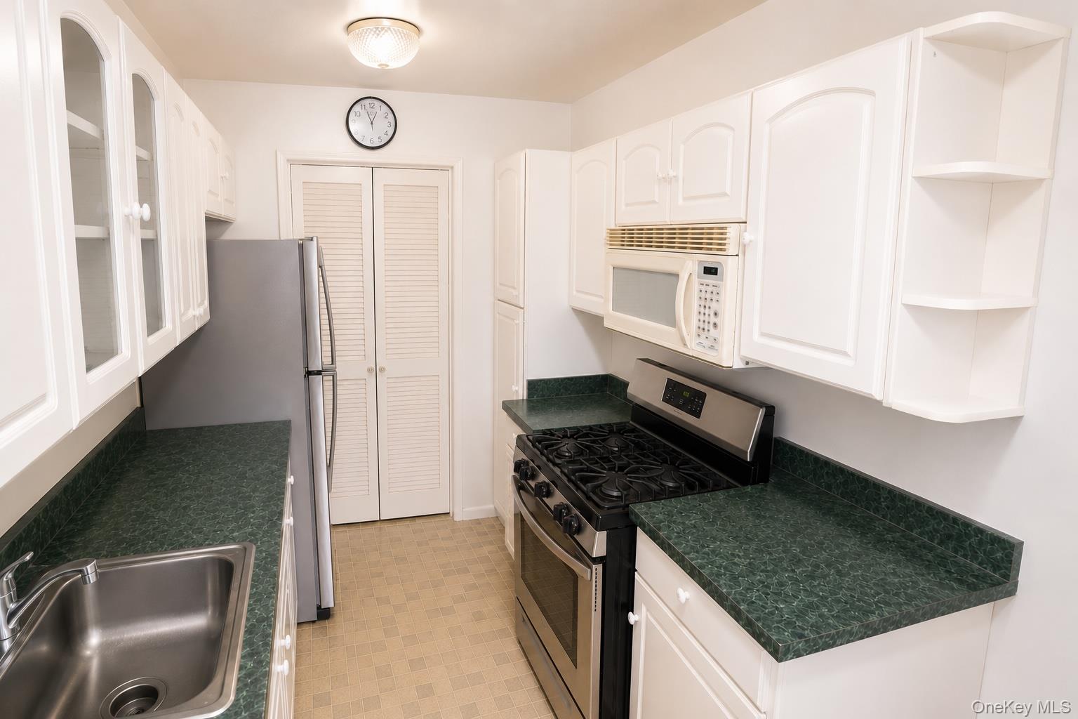 54-40 Little Neck Parkway, Unit #4F photo 8