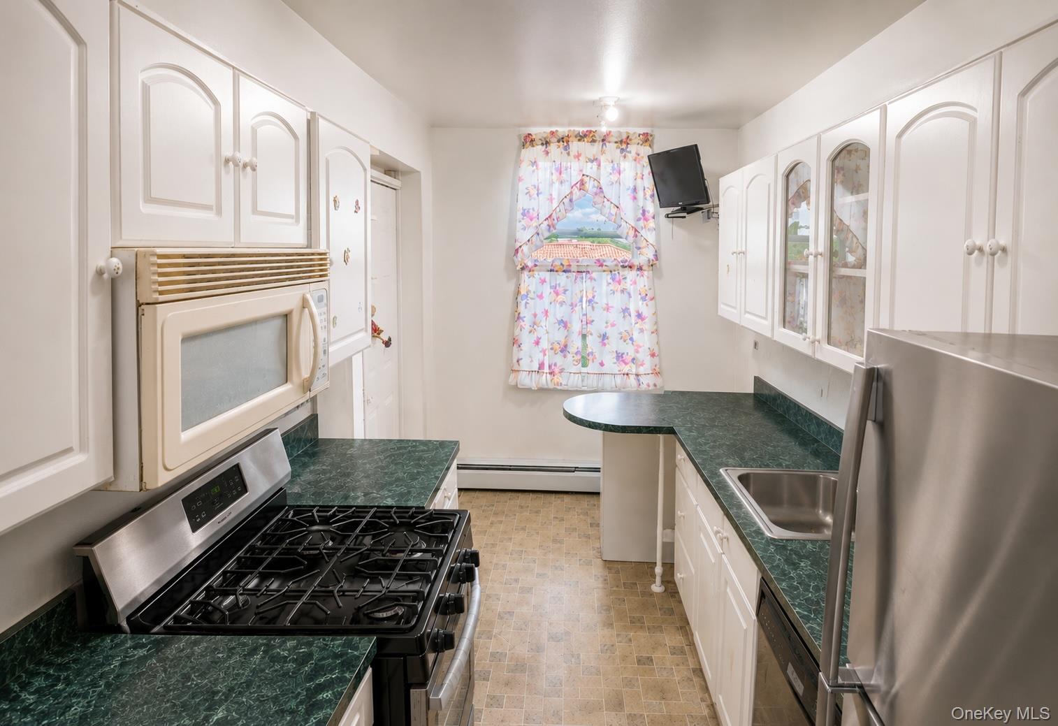 54-40 Little Neck Parkway, Unit #4F photo 7