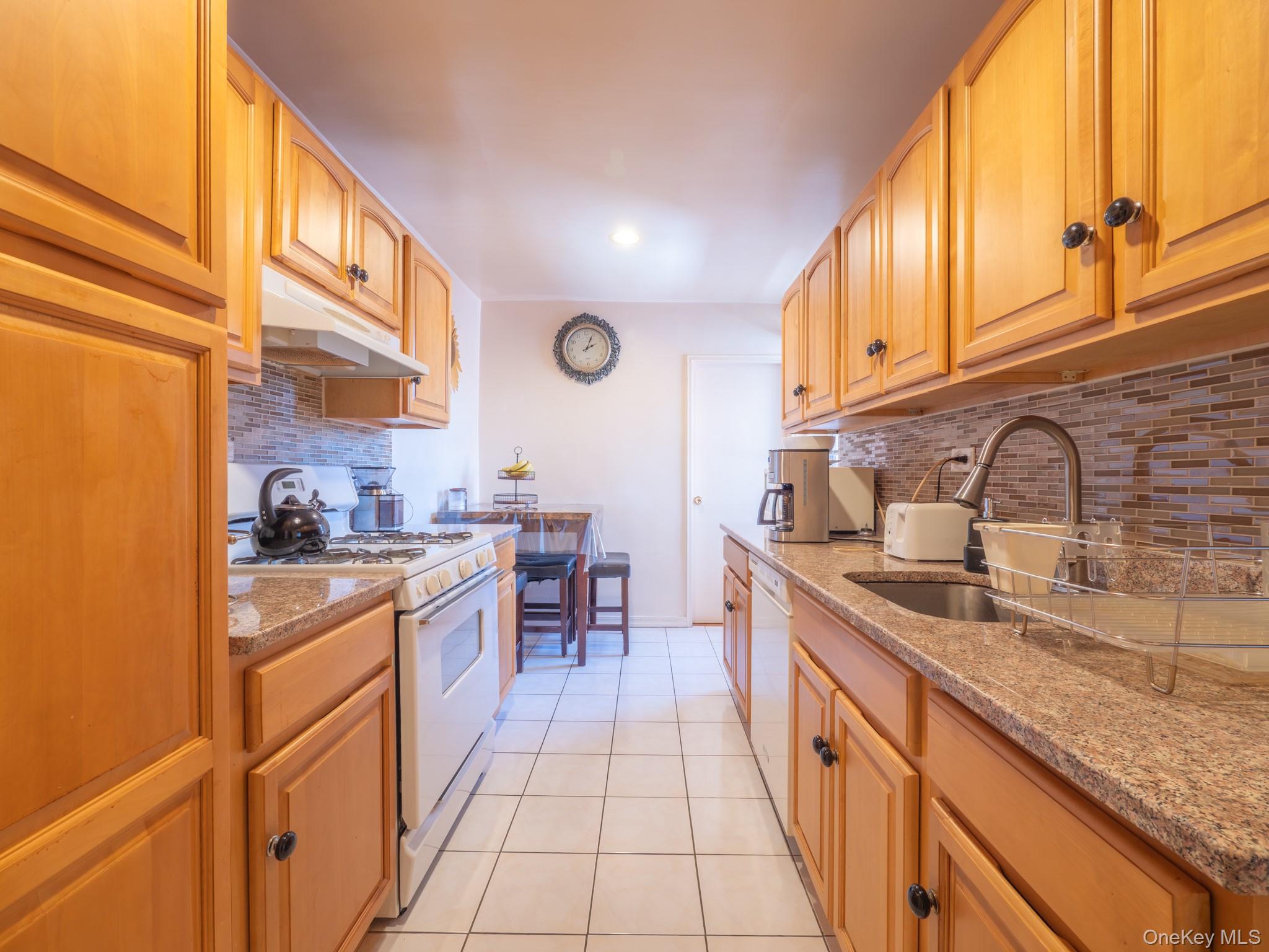 110-15 71 Road, Unit 6K photo 10