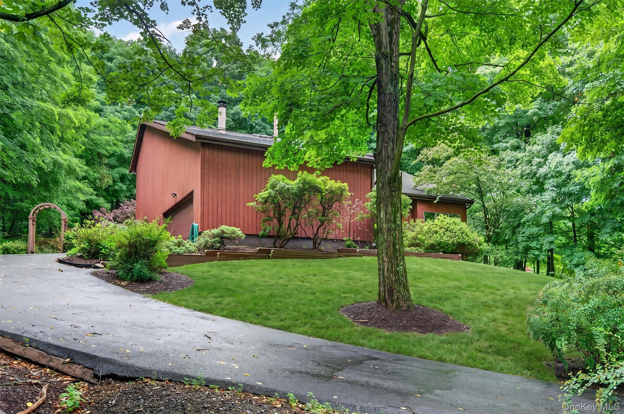 1 Tenny Lane – For Sale photo 4