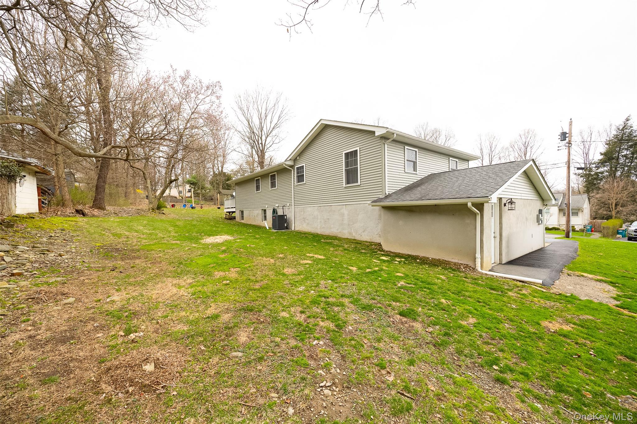 8 Willow Road – For Sale photo 28