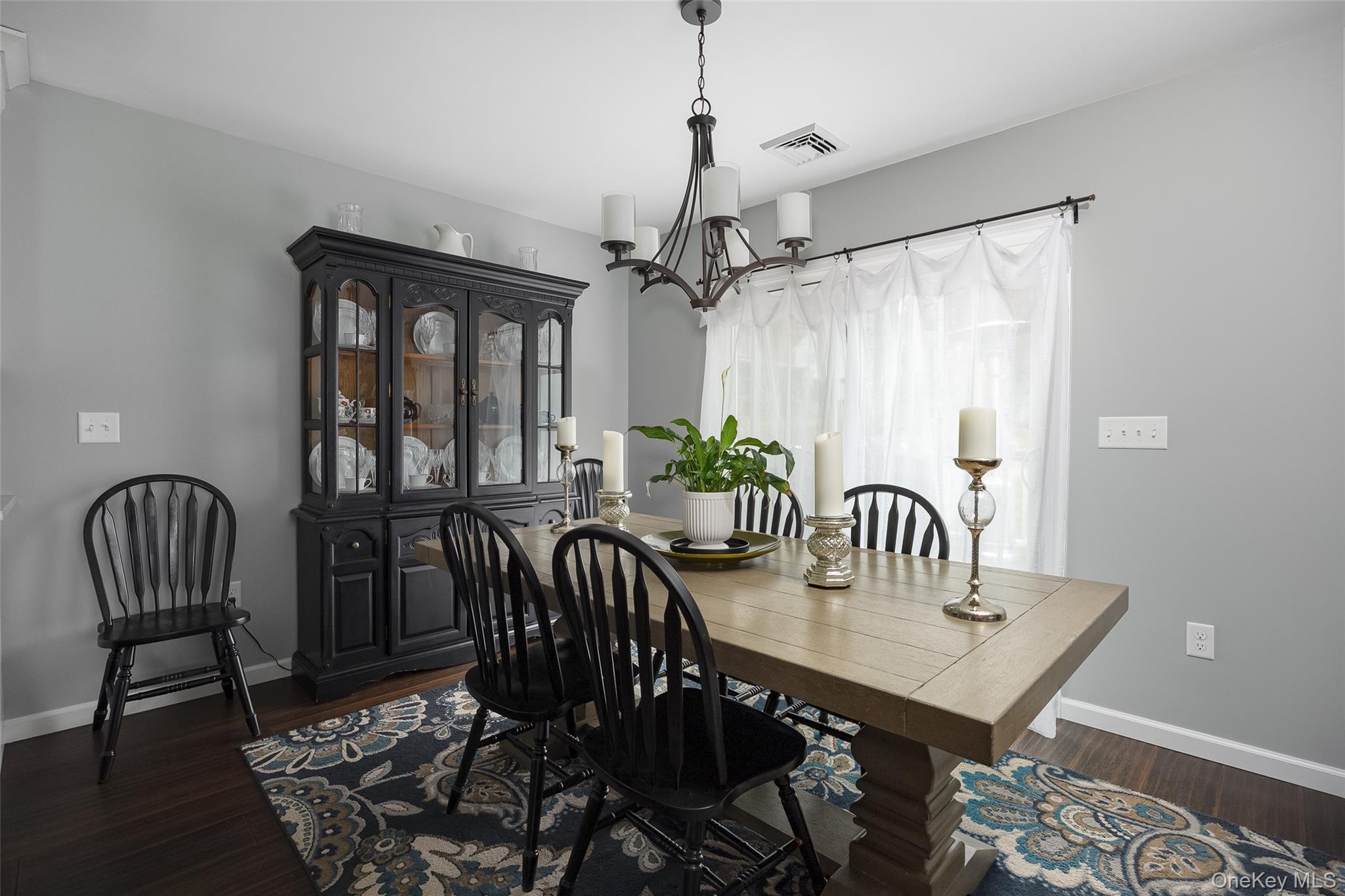 8 Willow Road – For Sale photo 8