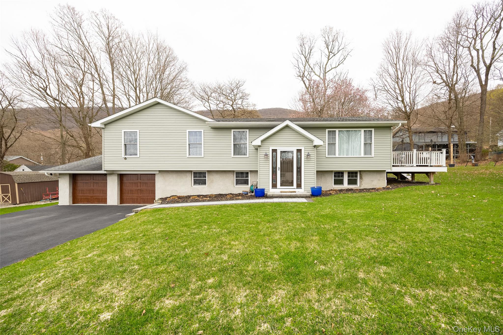8 Willow Road – For Sale photo 2