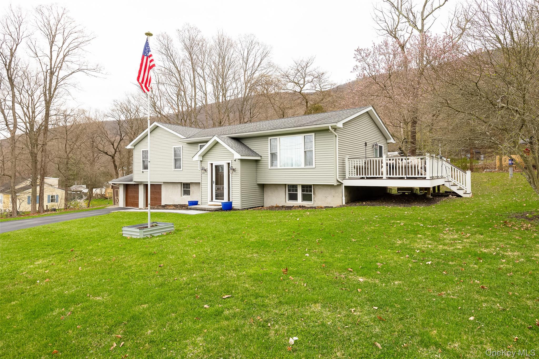 8 Willow Road – For Sale photo 3