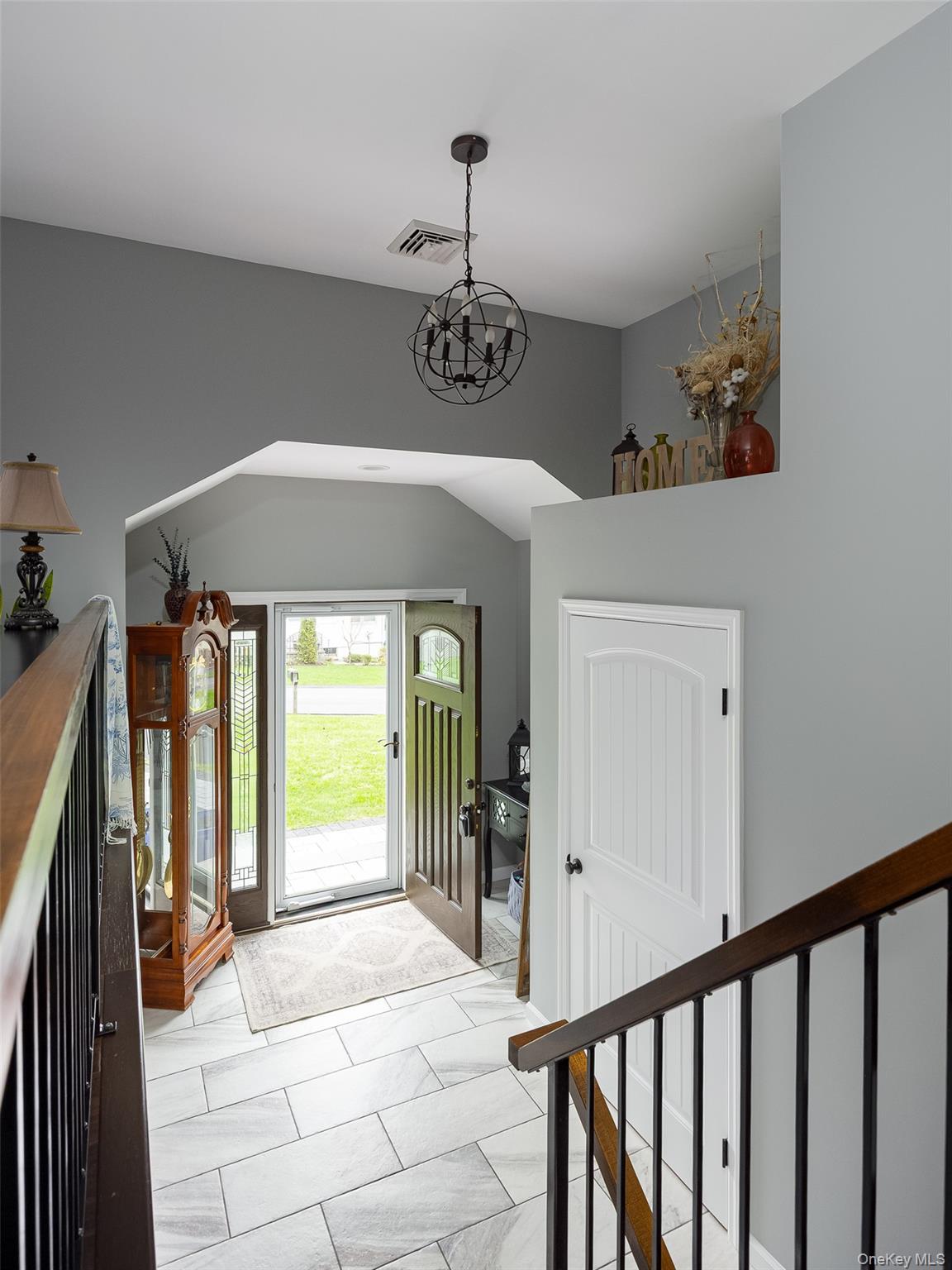 8 Willow Road – For Sale photo 4
