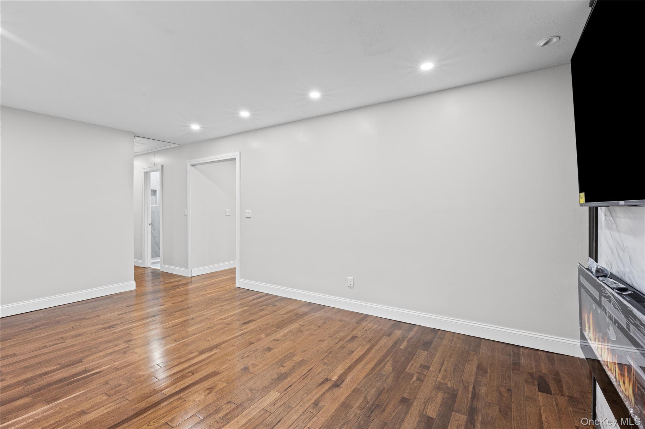 84 Flower Road – For Sale photo 19