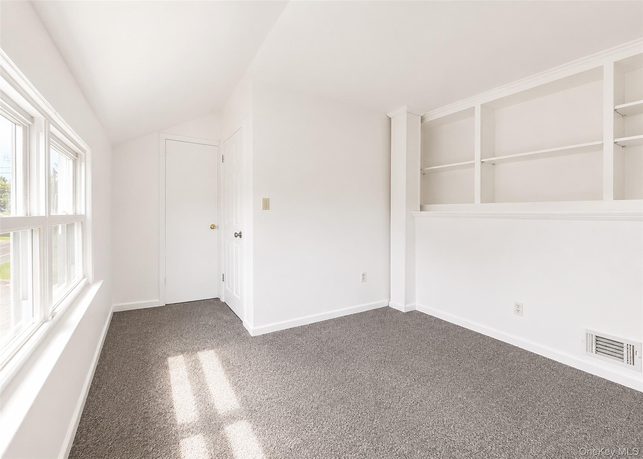 290 Eastwood Boulevard – For Sale photo 20
