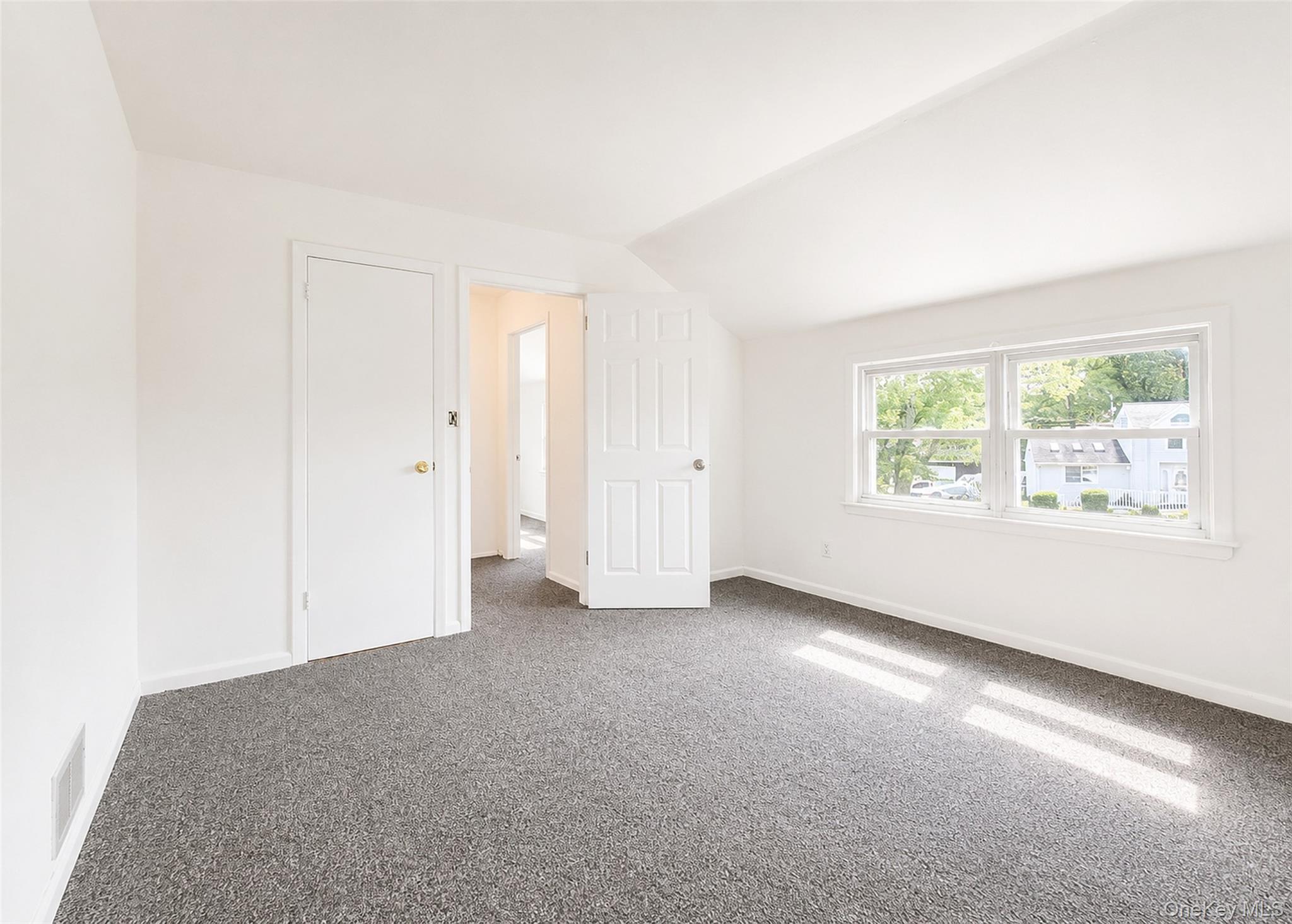 290 Eastwood Boulevard – For Sale photo 18