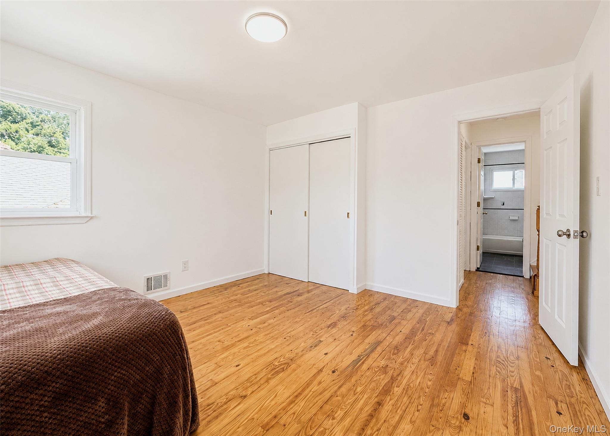 290 Eastwood Boulevard – For Sale photo 15