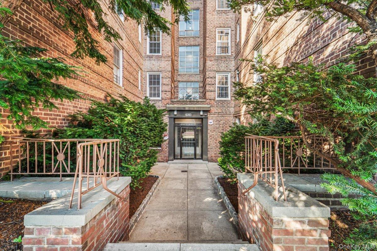 6393 Woodhaven Boulevard, Unit 2F3 photo 12