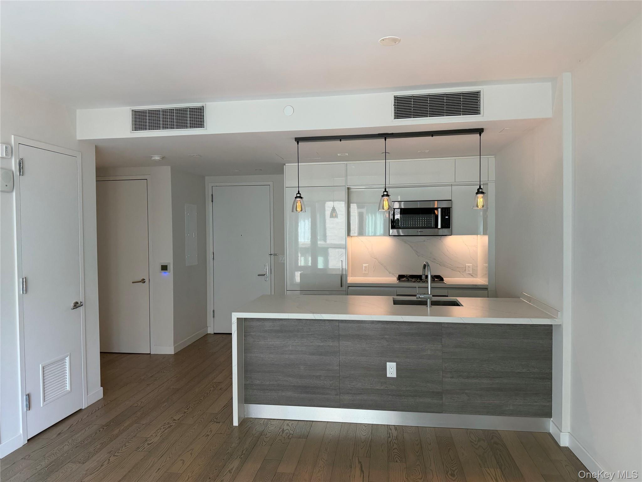 505 W 43rd Street, Unit 6L photo 7
