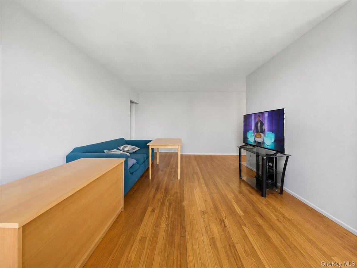 2630 Kingsbridge Terrace, Unit 3A photo 3