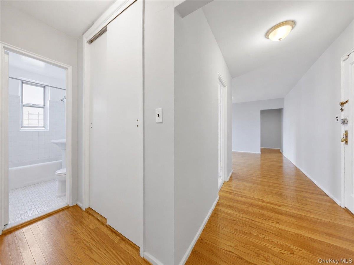 2630 Kingsbridge Terrace, Unit 3A photo 8
