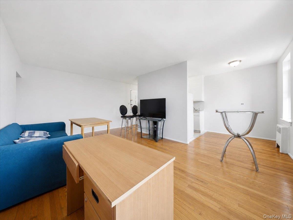 2630 Kingsbridge Terrace, Unit 3A photo 4