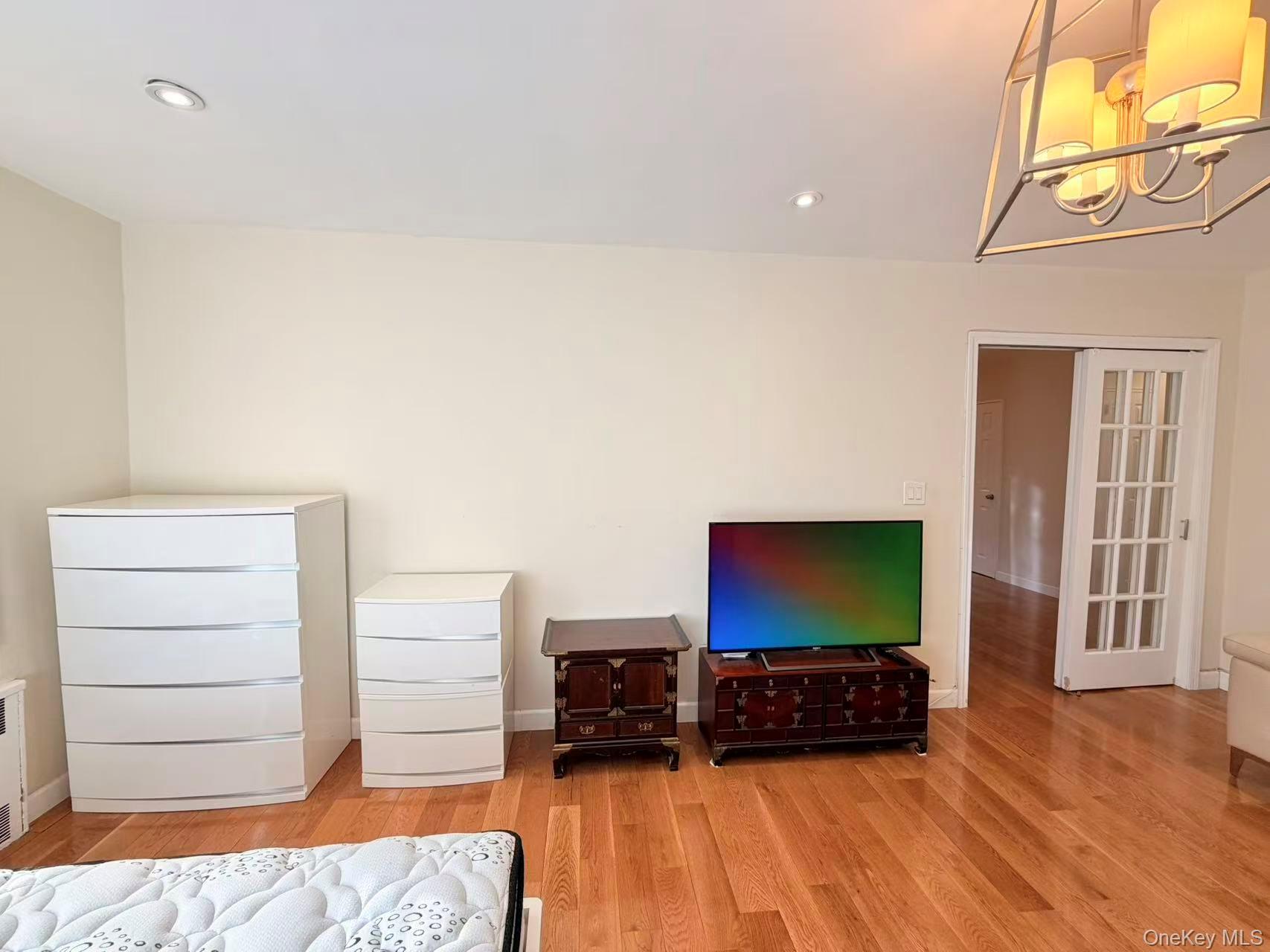 85-14 Broadway, Unit 3L photo 7
