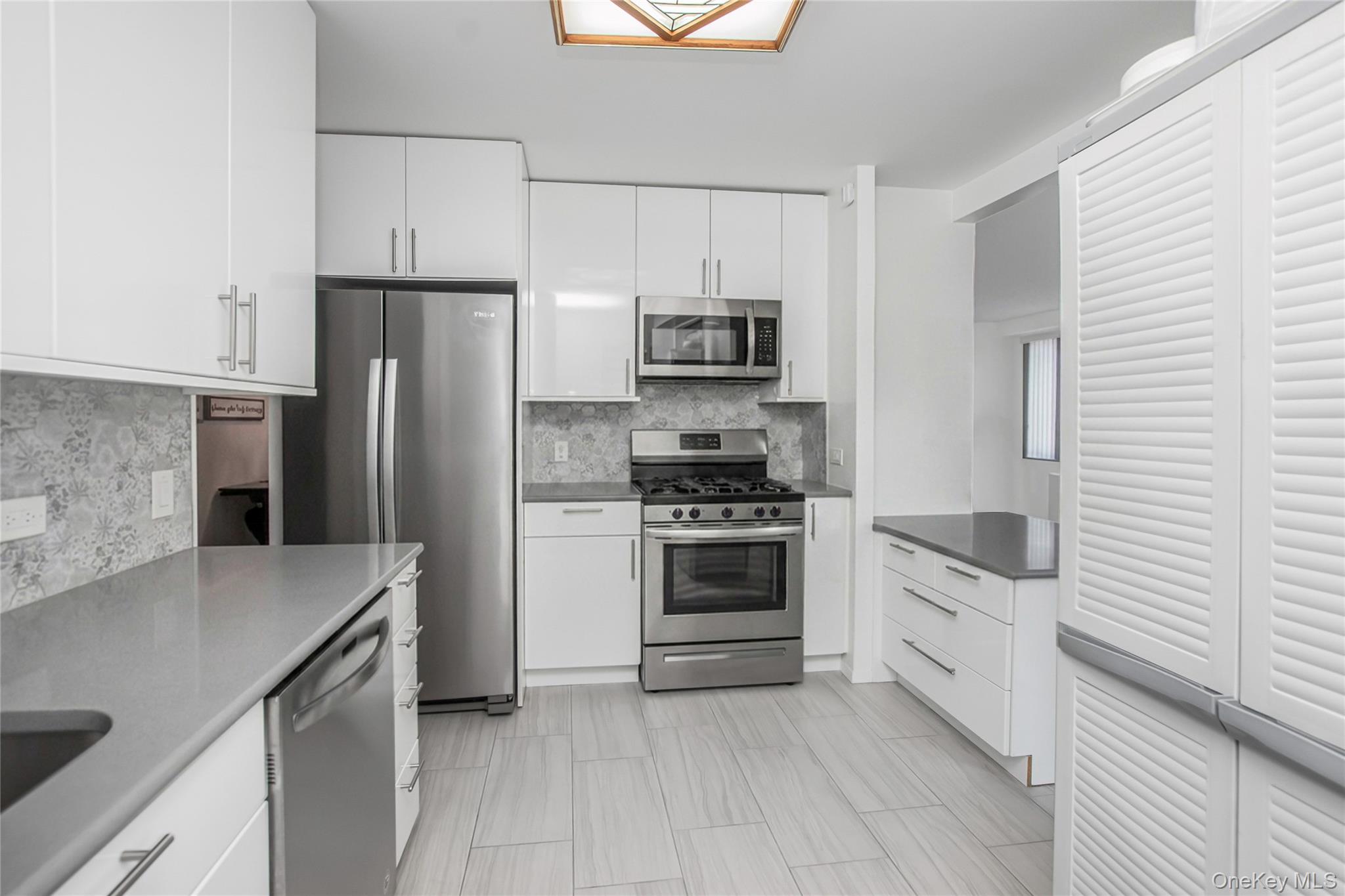 3333 Henry Hudson Parkway, Unit 2A photo 4
