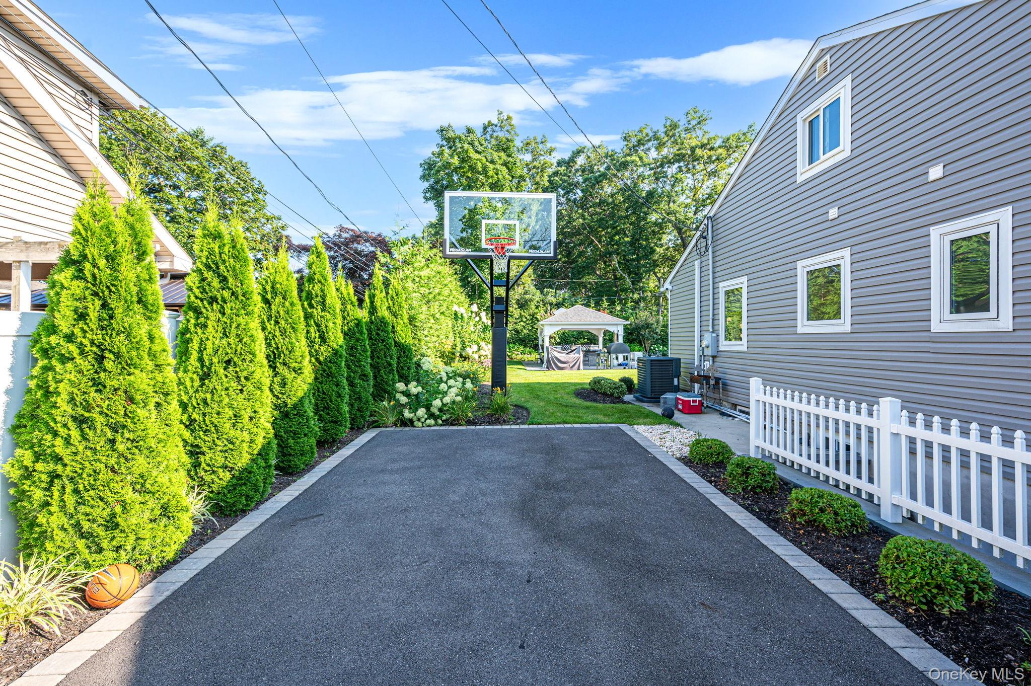 61 Lauren Avenue – For Sale photo 4