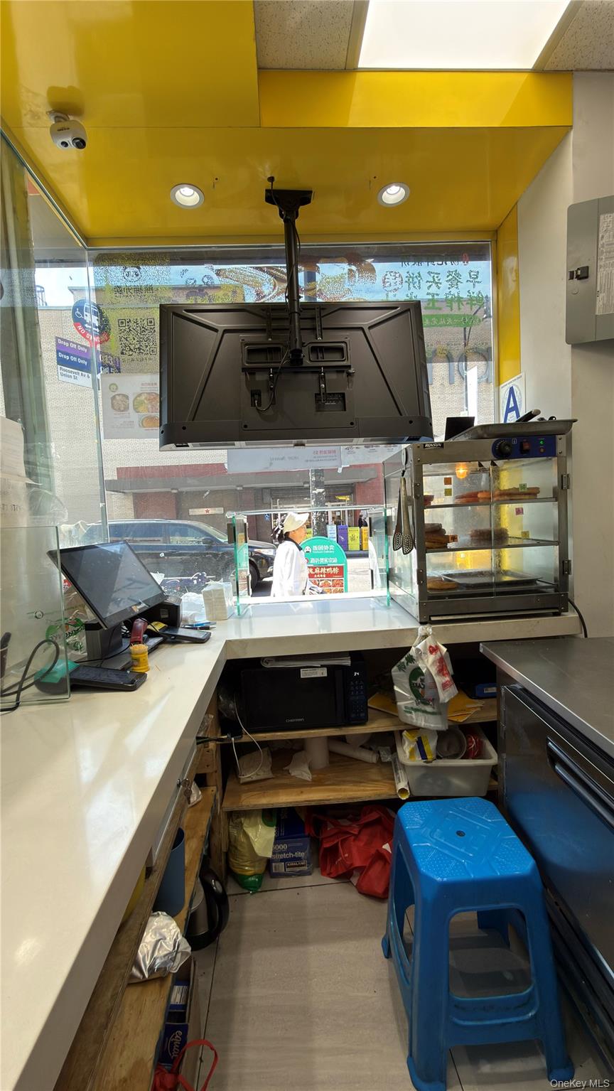 13655 Roosevelt Avenue, Unit Booth B1 photo 3